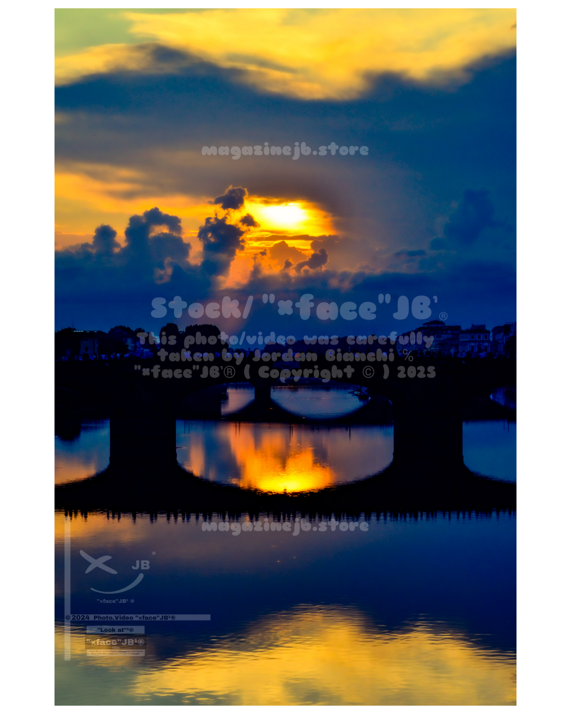 Sunset over the Arno in Florence (Stock)