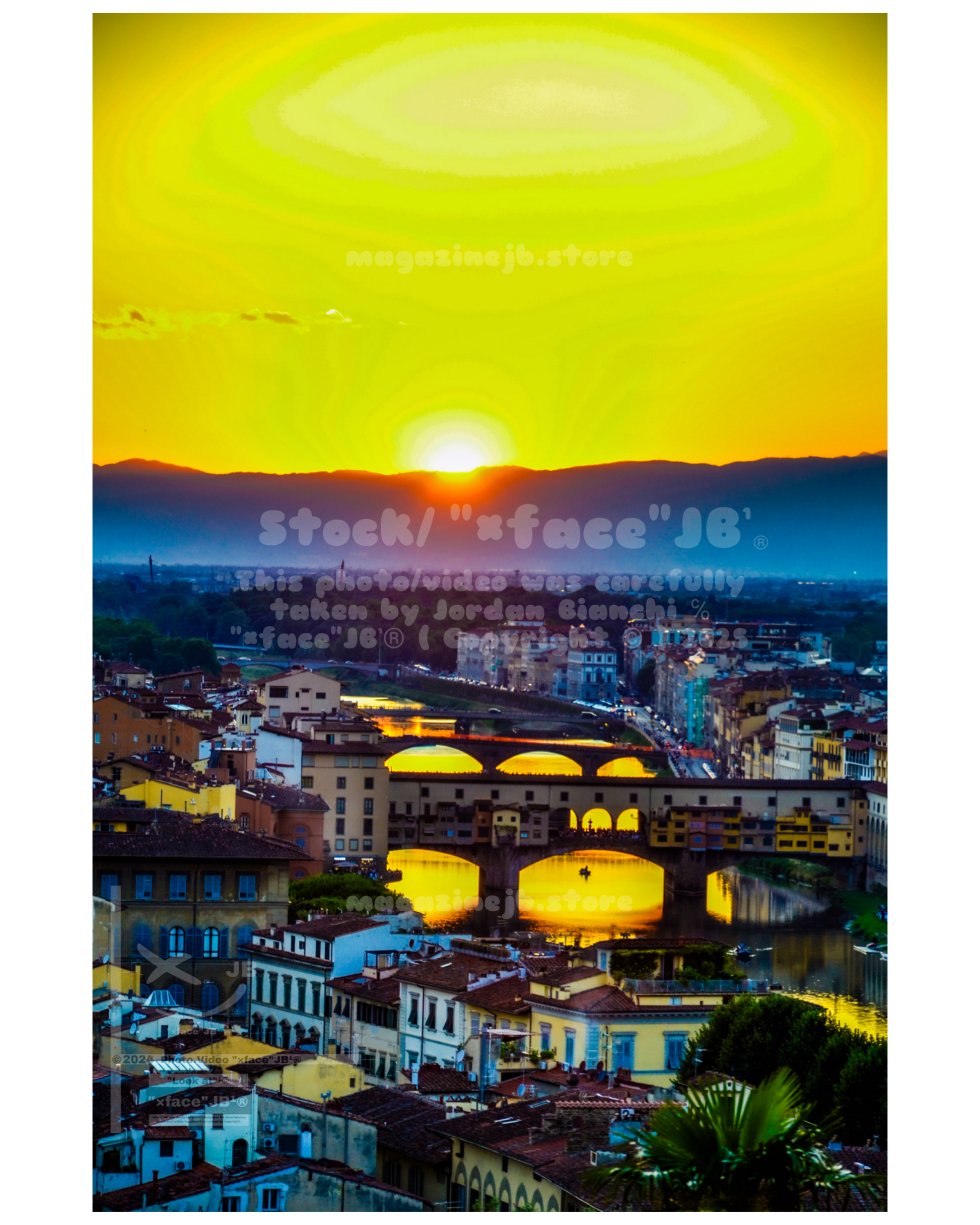 Ponte Vecchio at sunset (Stock)